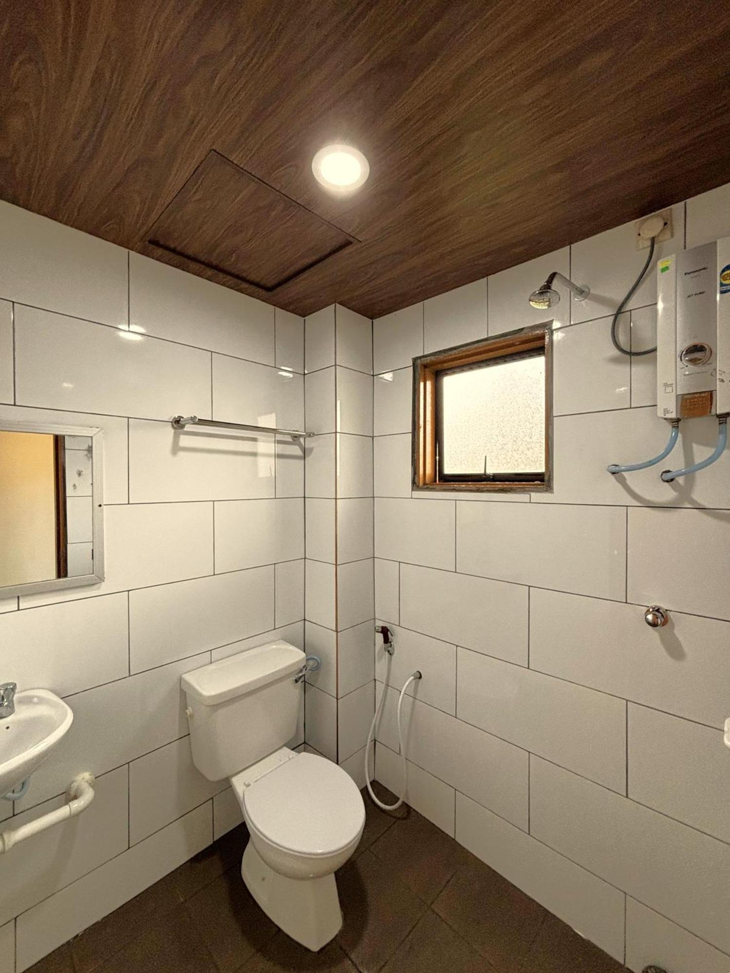 Cool Point Hotel Танах-Рата Екстер'єр фото