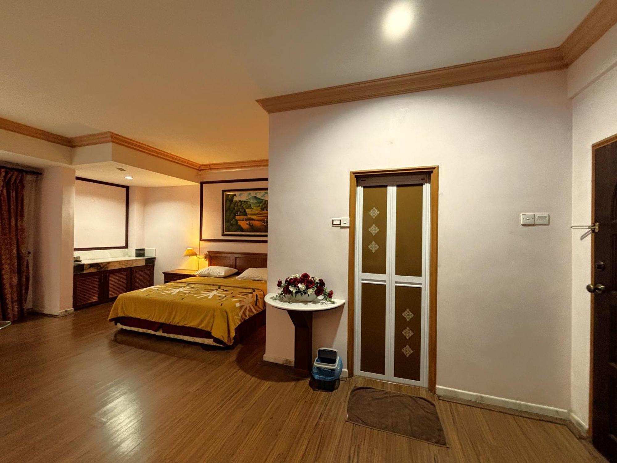 Cool Point Hotel Танах-Рата Екстер'єр фото